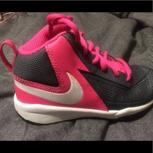Little Girls Nike Basketball Shoes